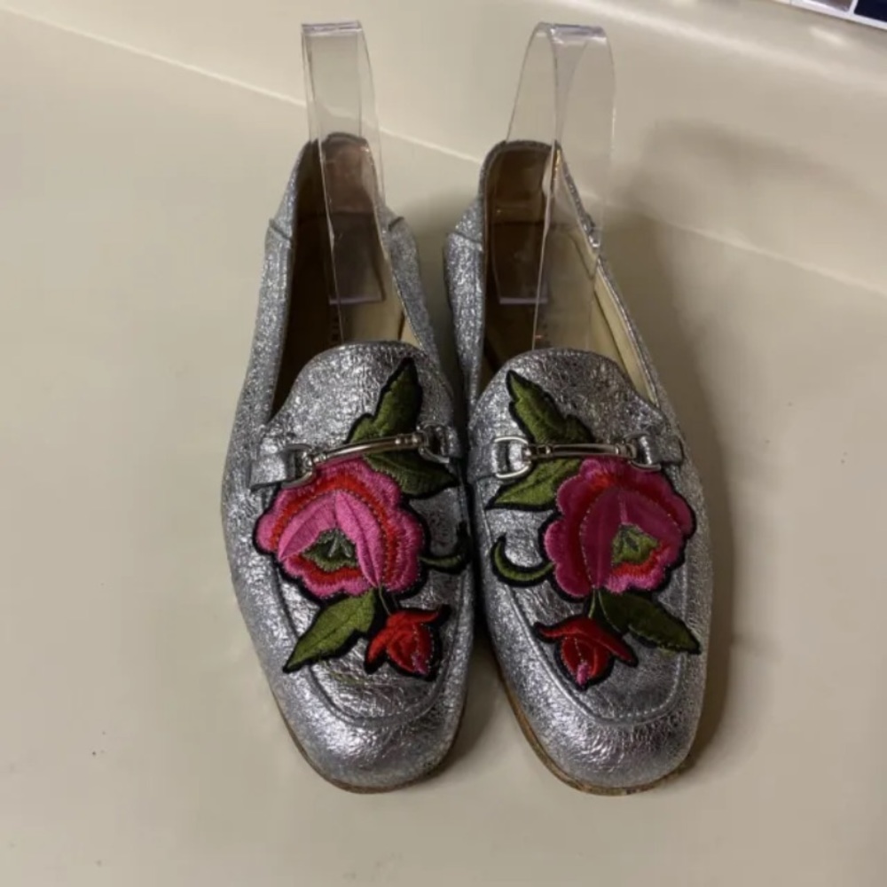 CHIARINI BOLOGNA Metallic Silver Floral Embroidered Loafer  FLATS  Size 38